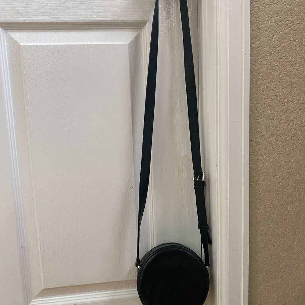 Guess Purse - Picture 5 of 5